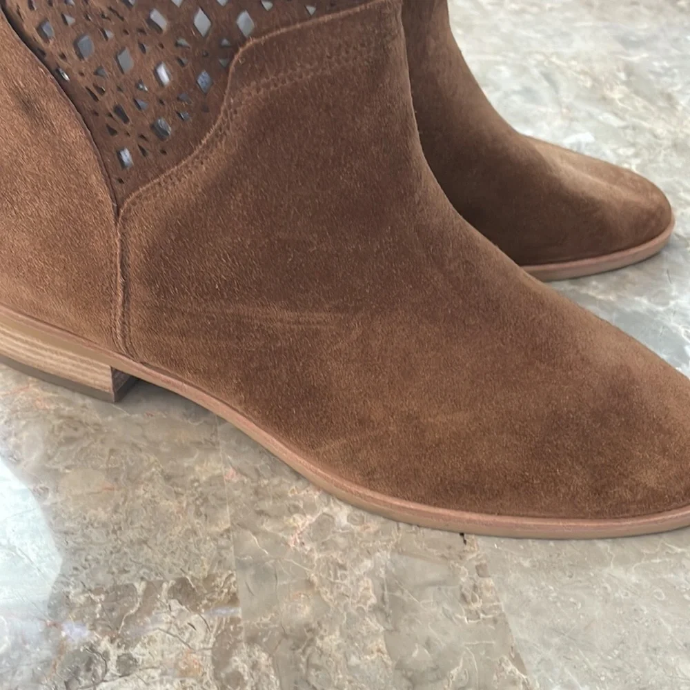 NWT Michael Kors Leather Laser Cut Booties Size 8M Pull On Style